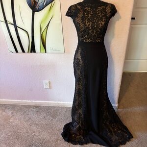 Tadashi Shoji black embroidered lace dress size 0